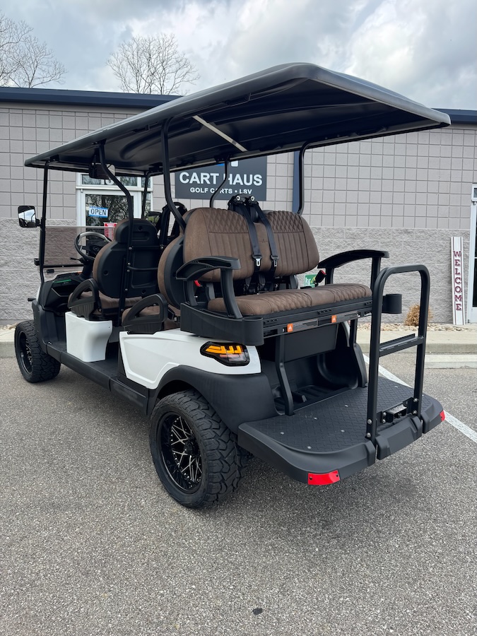 2026 Atlas 6 Passenger - White - Image 5